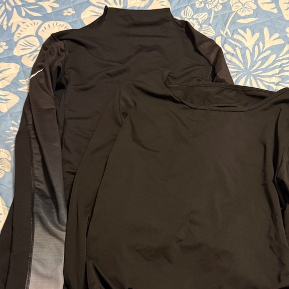Nike Tops - Nike Pro Hyperwarm Black Top plus semi crop workout shirt